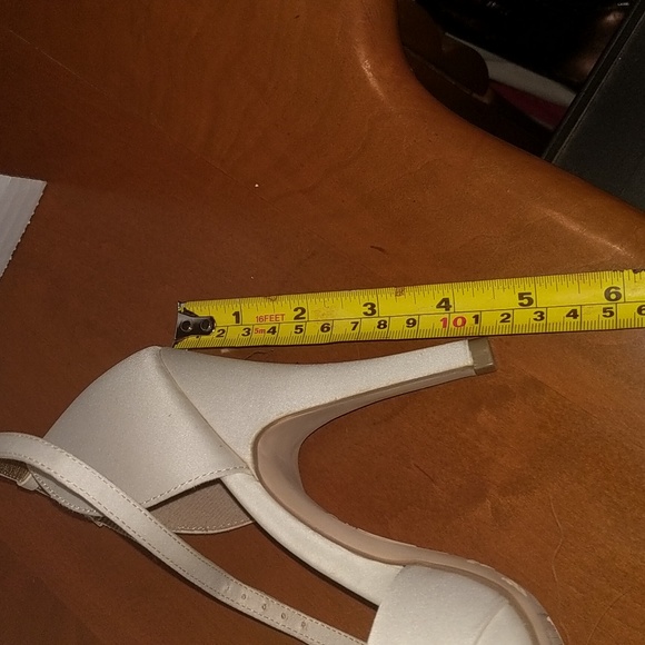 Beautiful heels for wedding or prom. - Picture 2 of 2